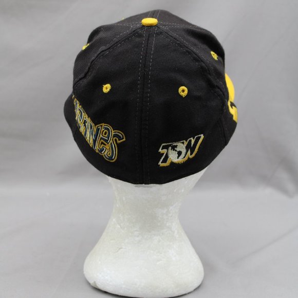Michigan Wolvernies Hat (VTG) - All Over Graphic by TOW - Fitted 7 1/4 - Picture 5 of 10